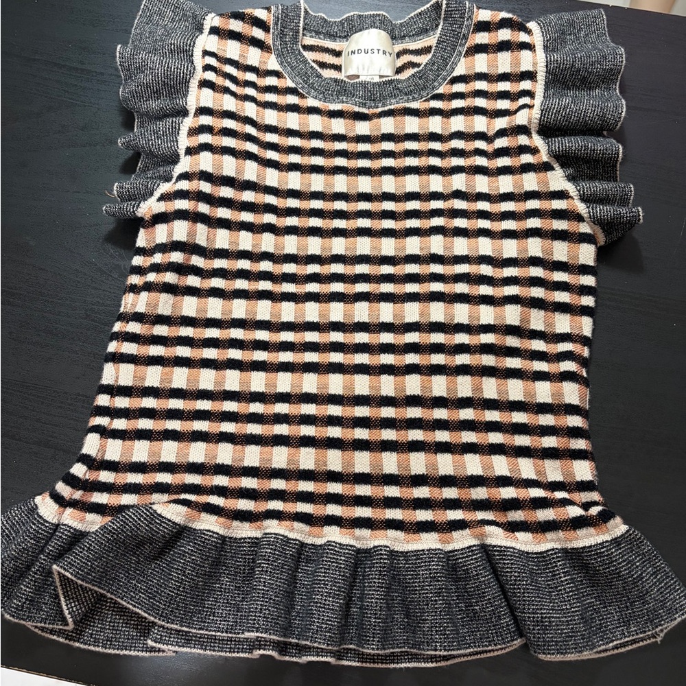 Ruffled Sleeve Knit Tank Top in Beige & Gray - Picture 3 of 11